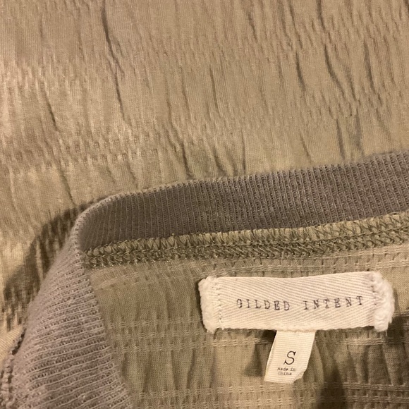 Gilded Intent Textured Light Olive Tee, Size Small - Picture 4 of 5